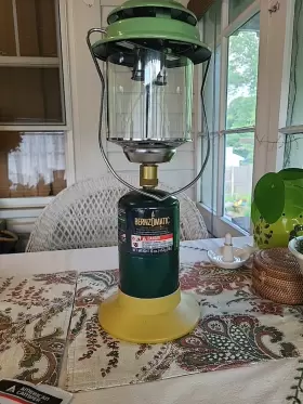 1042 AMERICAN CAMPER Double Mantle Propane Lantern Box