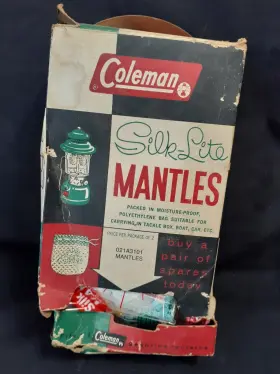 021A3101 COLEMAN Nos Silk Lite Lantern Mantle Display Box