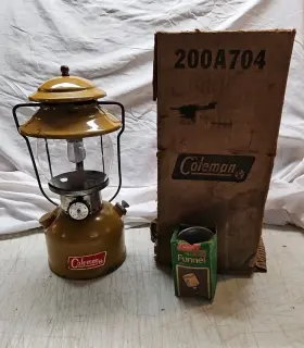 200A704 COLEMAN Bond Single Mantle Lantern Funnel Box