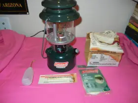 214A700 COLEMAN Kerosene Lantern Single Mantle Extras