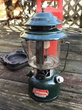 214C700 COLEMAN Kerosene Lantern