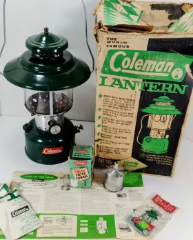228E5891 COLEMAN Big Hat Lantern Box