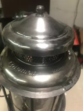 2LQ427 COLEMAN Supper Clean Fount Vent Mica Globe Lantern #2