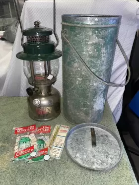 424A COLEMAN Steel Lantern