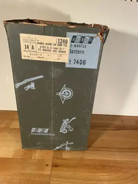 476.7406 COLEMAN Sears Box Lantern