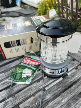 5133 COLEMAN Lantern Ultra Light Gear Propane Box