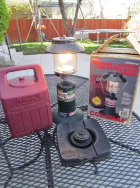 5152B740 COLEMAN Dual Mantle Propane Lantern Box