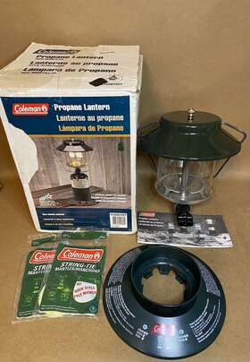 5152D732T COLEMAN Mantle Propane Lantern Extras Great