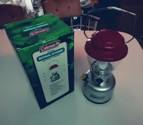 Coleman 5312-703 Vintage 2003 Retro Spiral U-tube Camping Battery Lantern With Box