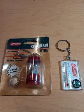 5341B700 COLEMAN Lantern Key Chain Night Light Miniature