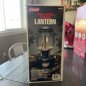 765848 COLEMAN Single Mantle Kerosene Lantern Box