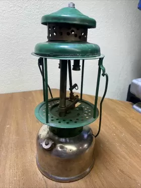 8-1929 COLEMAN Slant Lantern Lite