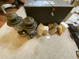83S1 COLEMAN Army Marine Double Lantern Set Extras