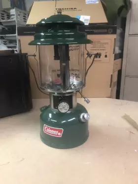 9-1973 COLEMAN Lantern Burns Bright Great