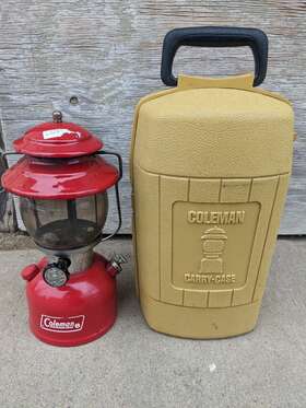 RARE1978 COLEMAN Lantern Clamshell