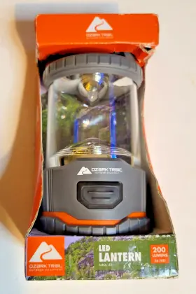 817427015025 OZARK TRAIL Led Lantern Feet