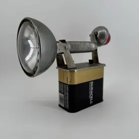 MN918 RAYOVAC Duracell Battery Advertisement Ray Vac Lantern