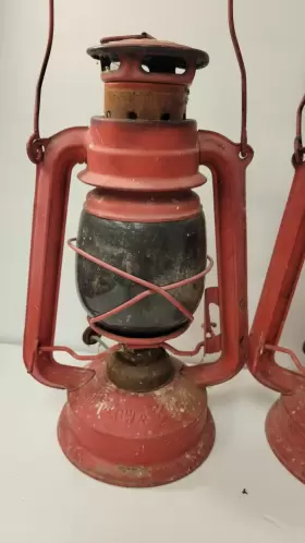 263-1406 SWALLOW Oil Lanterns #2