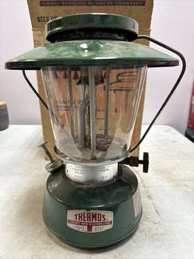 8326 THERMOS Lantern Box