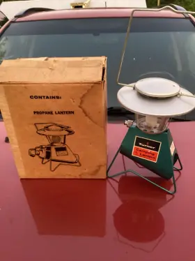 L444 TURNER Propane Camping Lantern Pyrex Globe Box